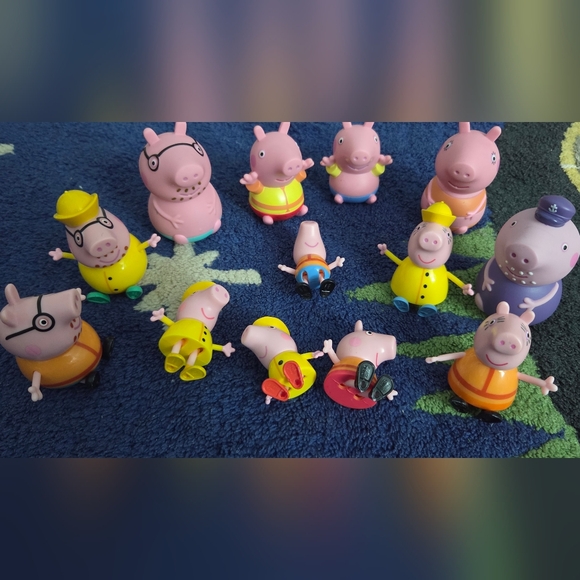 Peppa Pig Other - Peppa Pig Playset - Pink, Yellow, and Blue Characters